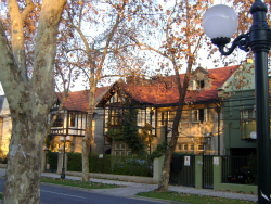 Casas Tudor ubicadas en calle Marín